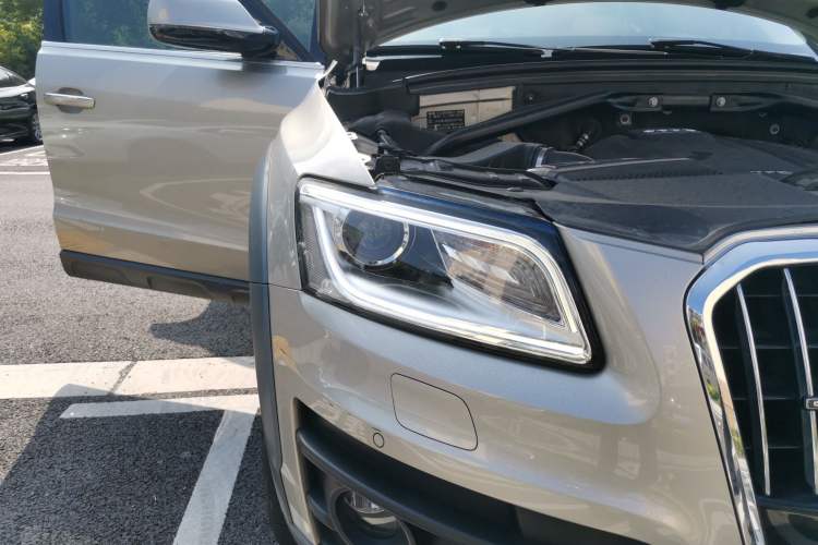 Used Audi Q5 2017 Plus 40 TFSI Technology Model Right Front Headlight