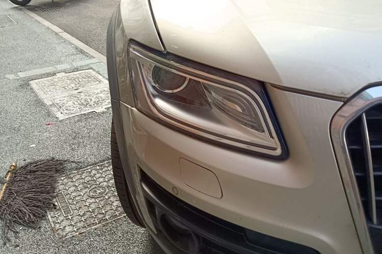 Used Audi Q5 2017 Plus 40 TFSI Technology Model Right Front Headlight