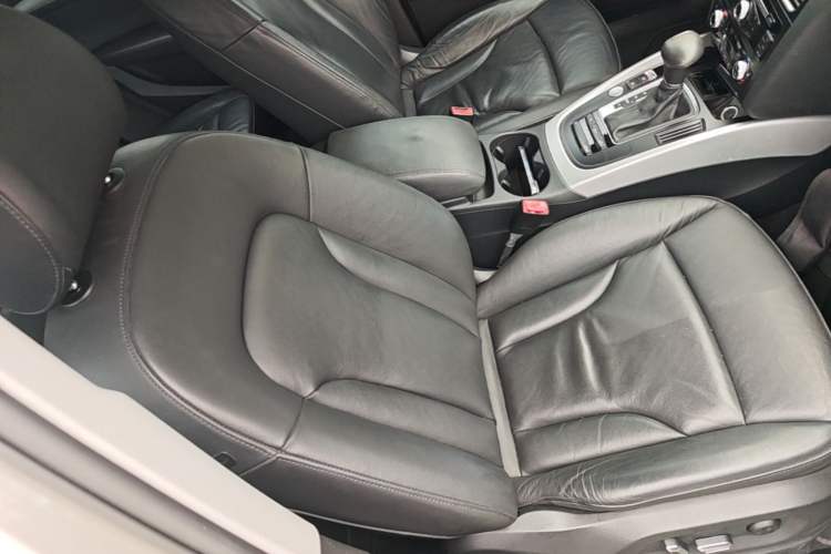 Used Audi Q5 2017 40 TFSI Technology Edition Right Front Seat