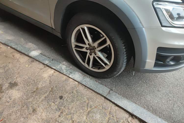 Used Audi Q5 2017 Plus 40 TFSI Technology Model Right Front Wheel Hub