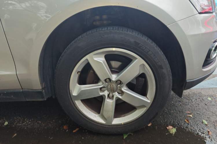 Used Audi Q5 2017 40 TFSI Ambition Edition Right Front Wheel Hub