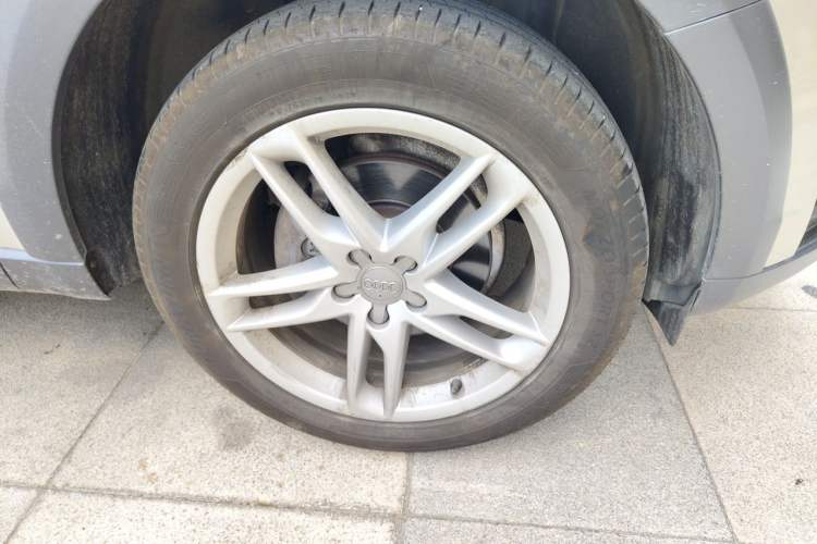Used Audi Q5 2017 Plus 40 TFSI Technology Model Right Front Wheel Hub