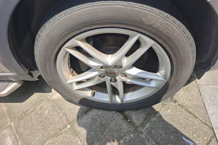 Used Audi Q5 2017 Plus 40 TFSI Technology Model Right Front Wheel Hub