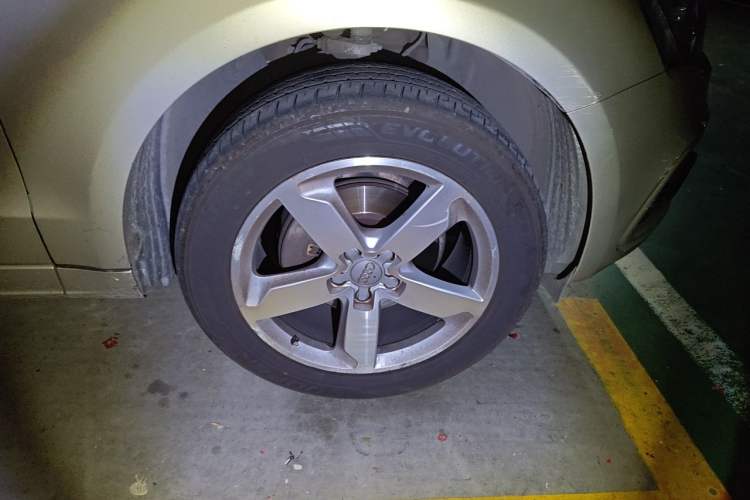 Used Audi Q5 2017 40 TFSI Ambition Edition Right Front Wheel Hub