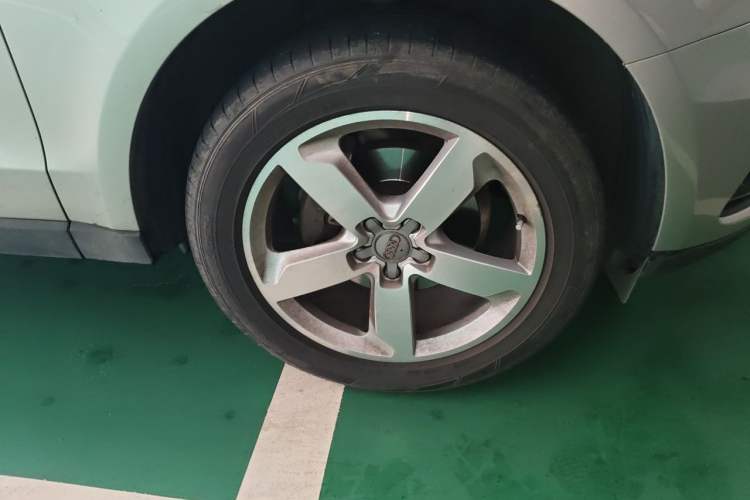 Used Audi Q5 2017 40 TFSI Ambition Edition Right Front Wheel Hub