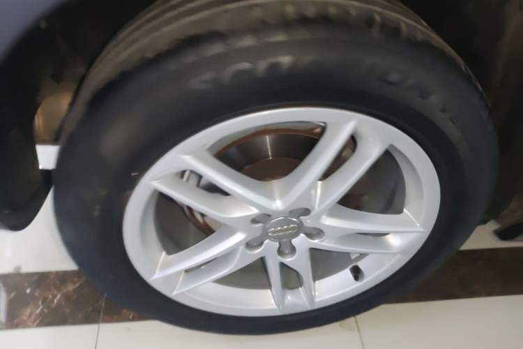 Used Audi Q5 2017 Plus 40 TFSI Technology Model Right Rear Wheel Hub