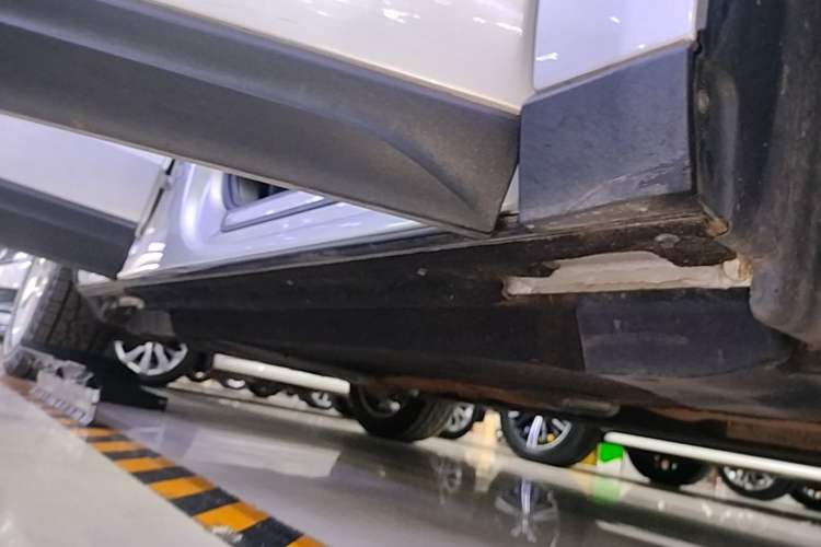 Used Audi Q5 2017 40 TFSI Ambition Edition Right Side Sill