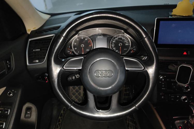 Used Audi Q5 2017 40 TFSI Ambition Edition Steering Wheel