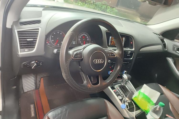 Used Audi Q5 2017 Plus 40 TFSI Technology Model Steering Wheel
