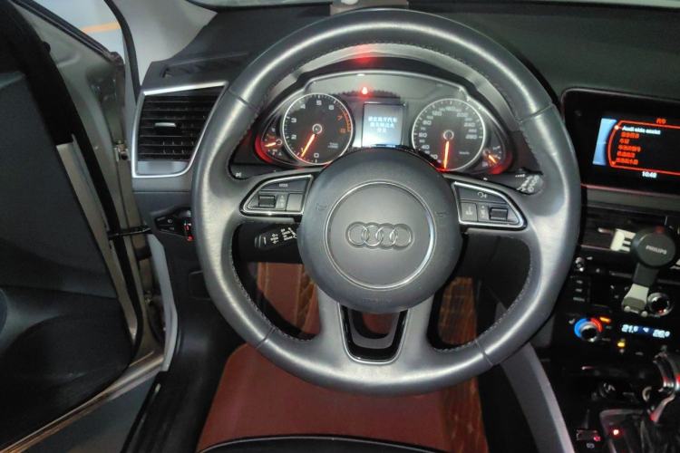 Used Audi Q5 2017 Plus 40 TFSI Technology Model Steering Wheel