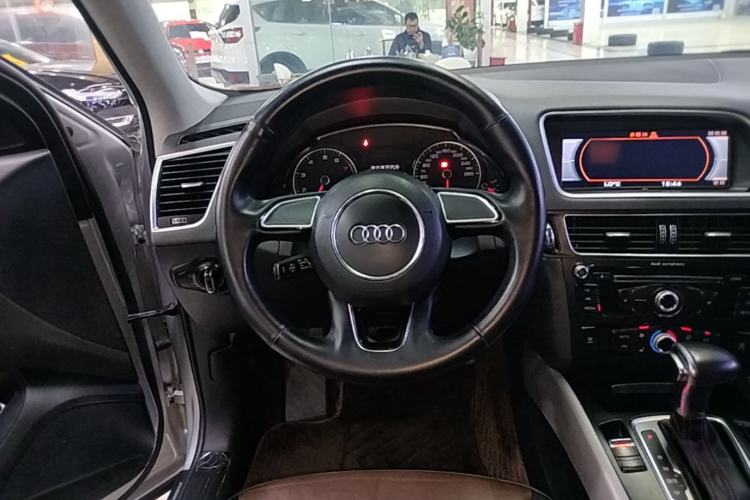 Used Audi Q5 2017 40 TFSI Ambition Edition Steering Wheel