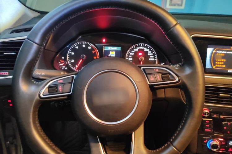 Used Audi Q5 2017 Plus 40 TFSI Technology Model Steering Wheel