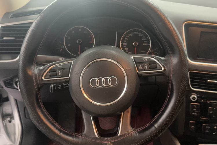 Used Audi Q5 2017 40 TFSI Ambition Edition Steering Wheel