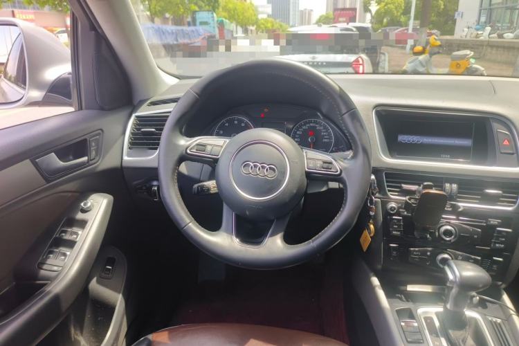 Used Audi Q5 2017 Plus 40 TFSI Ambition Model Steering Wheel