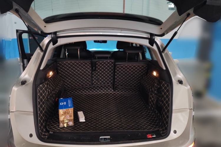 Used Audi Q5 2017 Plus 40 TFSI Technology Model Trunk