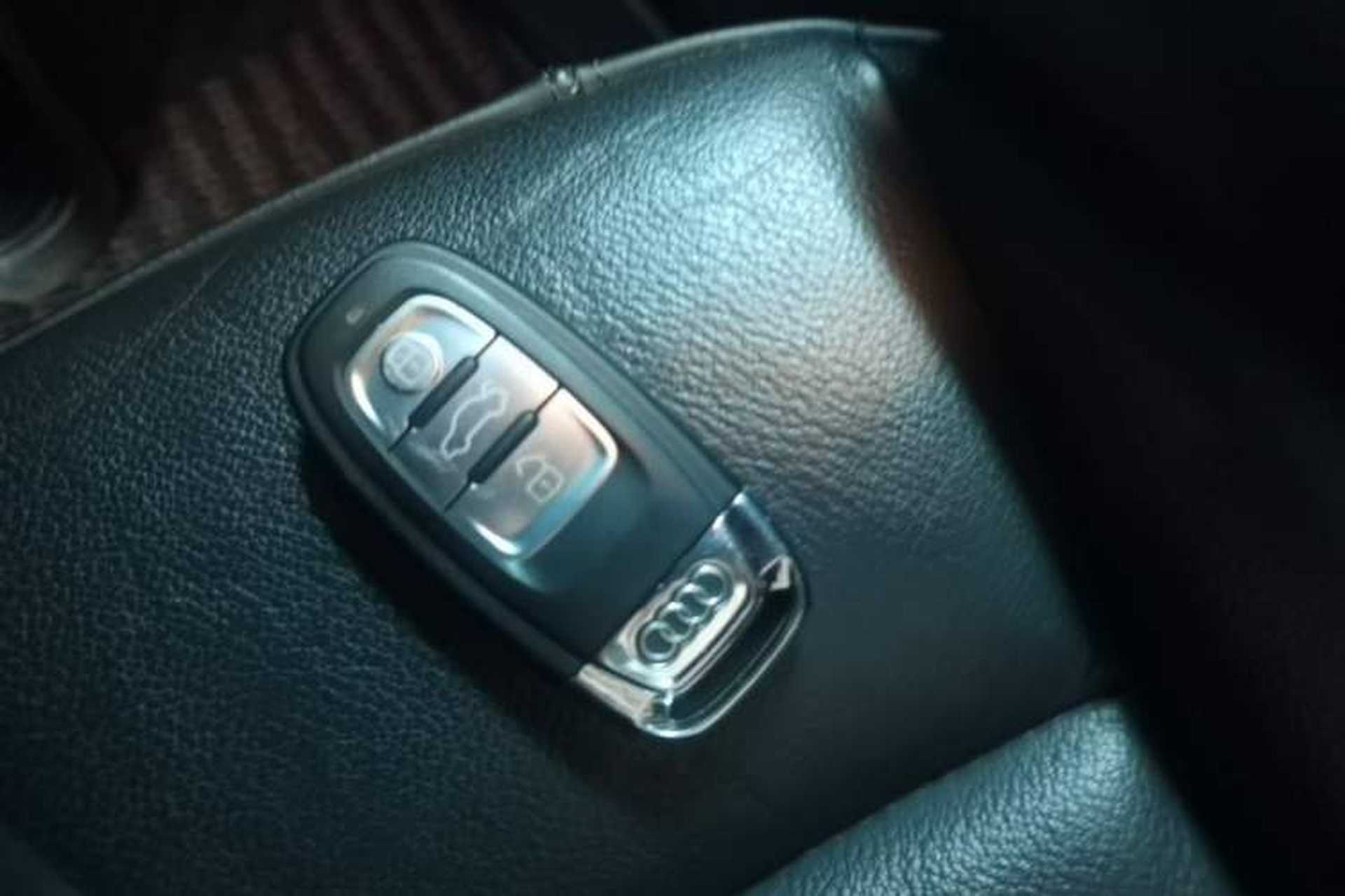 Used Audi Q5 2017 40 TFSI Technology Edition Vehicle Key
