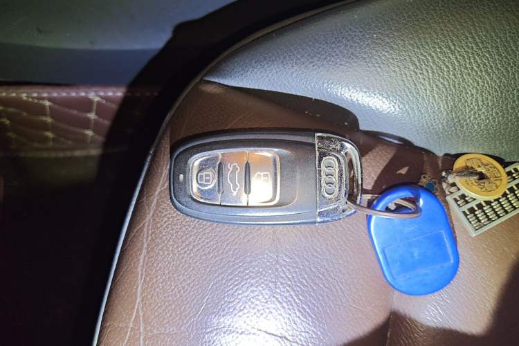 Used Audi Q5 2017 40 TFSI Ambition Edition Vehicle Key