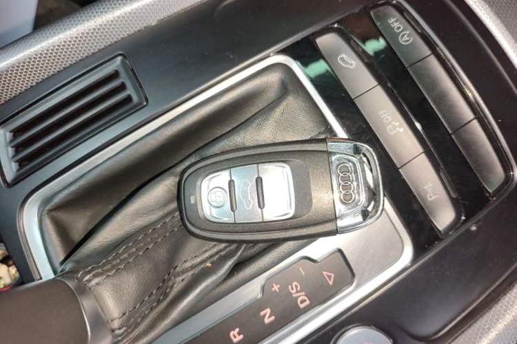 Used Audi Q5 2017 40 TFSI Technology Edition Vehicle Key