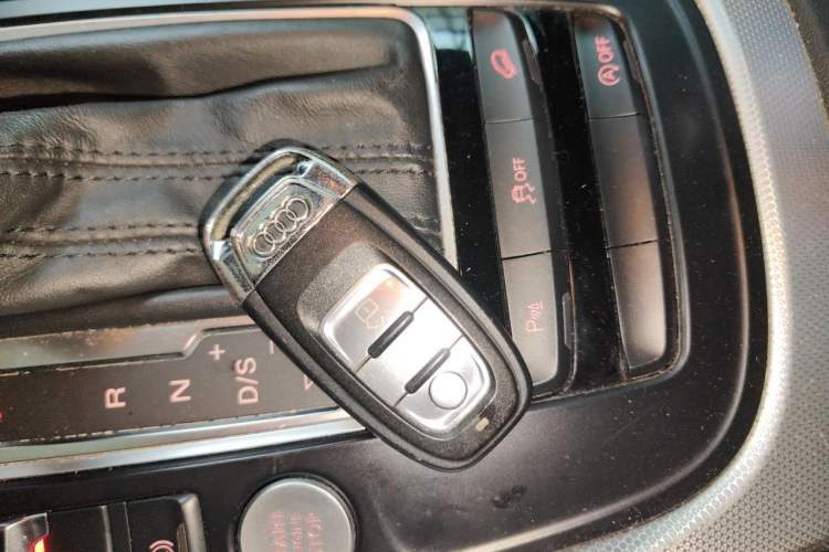 Used Audi Q5 2017 Plus 40 TFSI Technology Model Vehicle Key