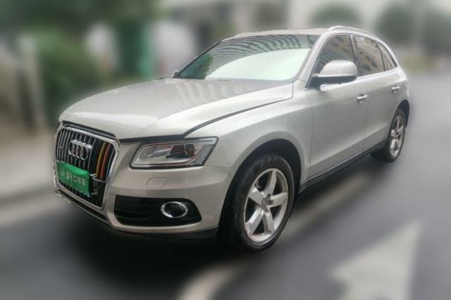 Audi Q5 2017 Plus 40 TFSI Ambition Model مستعملة
