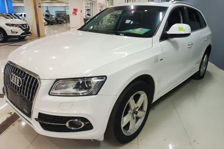Used Audi Q5 2017 Plus 40 TFSI Ambition Model Guazi used car, China used car export, Used car for sale, Used Audi cars, Cheapest cars for sale