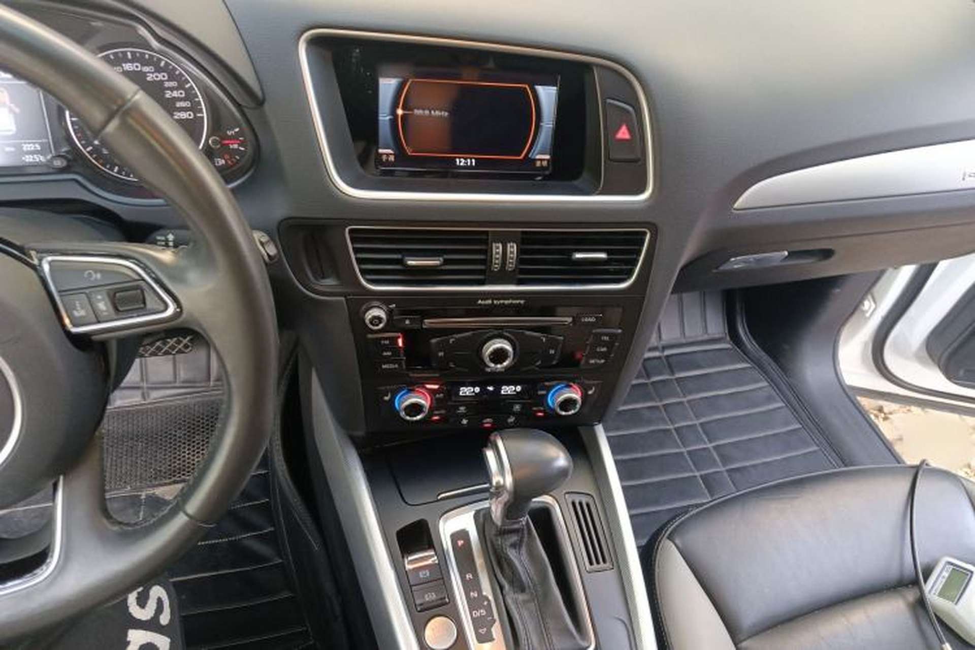 Used Audi Q5 2017 Plus 40 TFSI Technology Model Audio And AC Panel