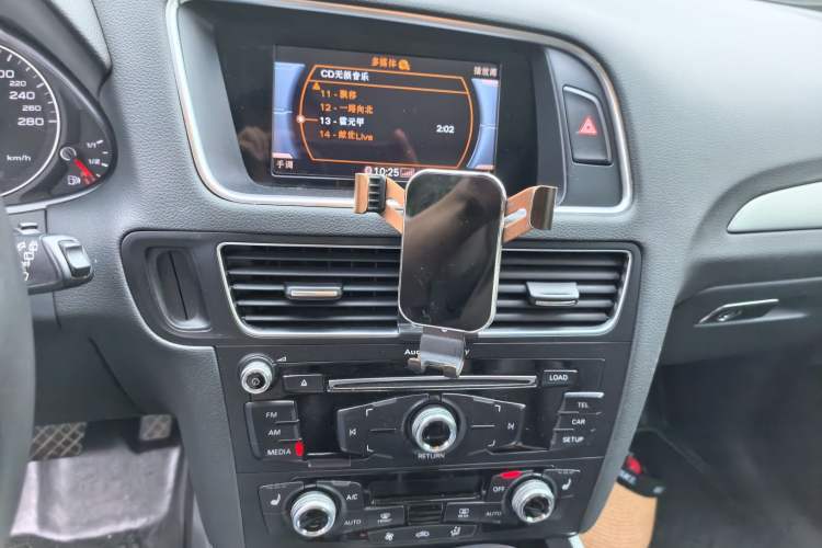 Used Audi Q5 2017 Plus 40 TFSI Technology Model Audio And AC Panel