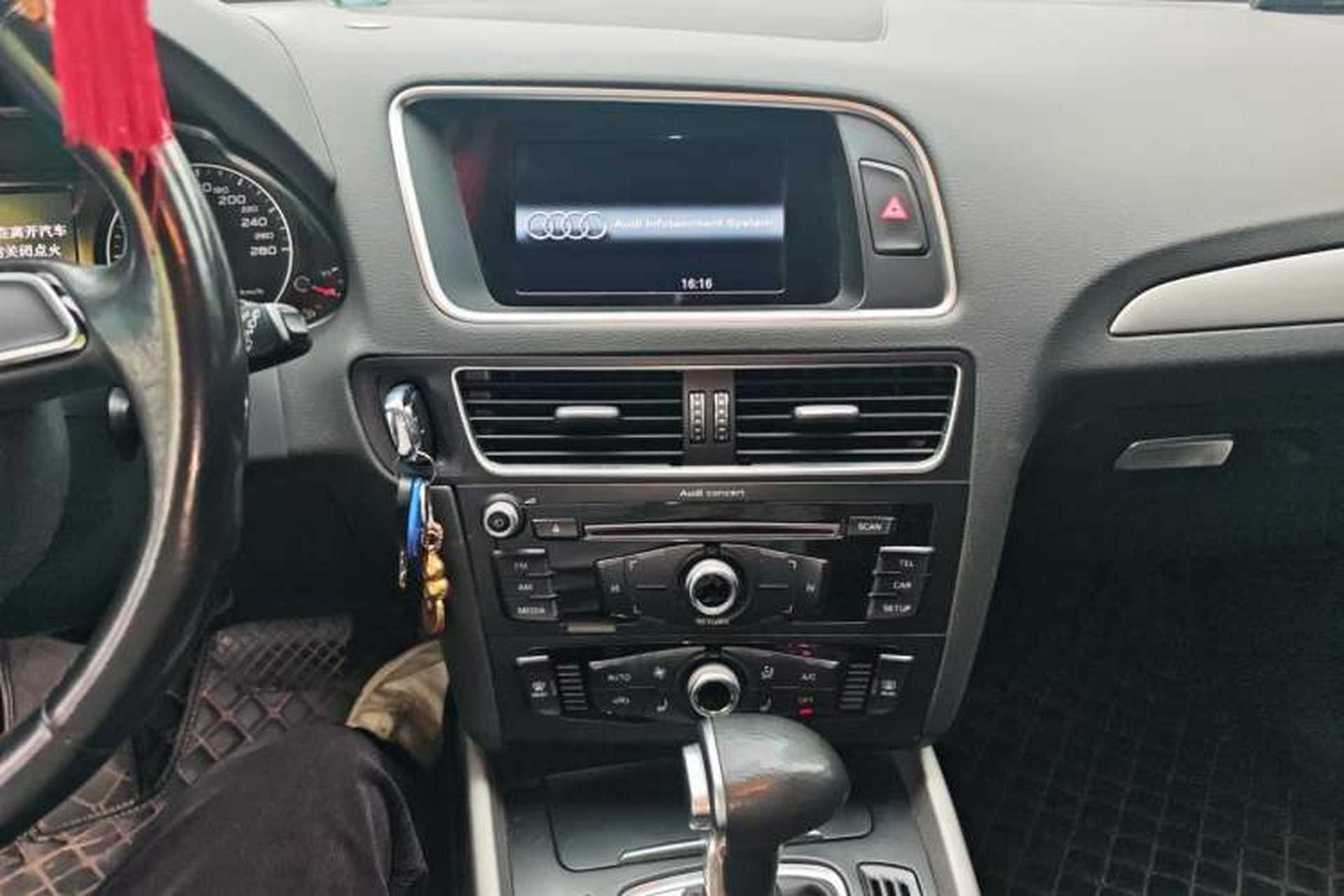Used Audi Q5 2017 40 TFSI Ambition Edition Audio And AC Panel
