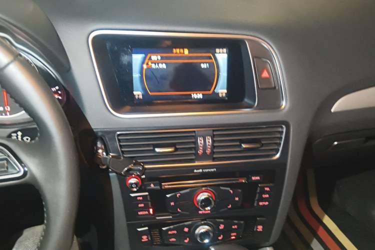 Used Audi Q5 2017 Plus 40 TFSI Ambition Model Audio And AC Panel