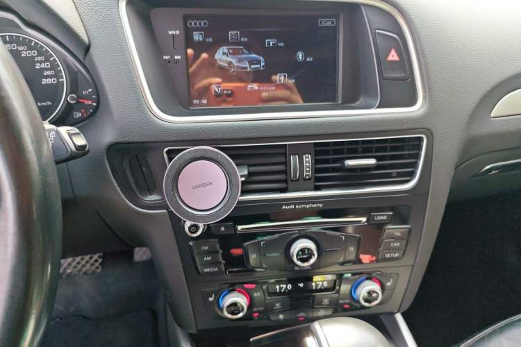 Used Audi Q5 2017 40 TFSI Technology Edition Audio And AC Panel