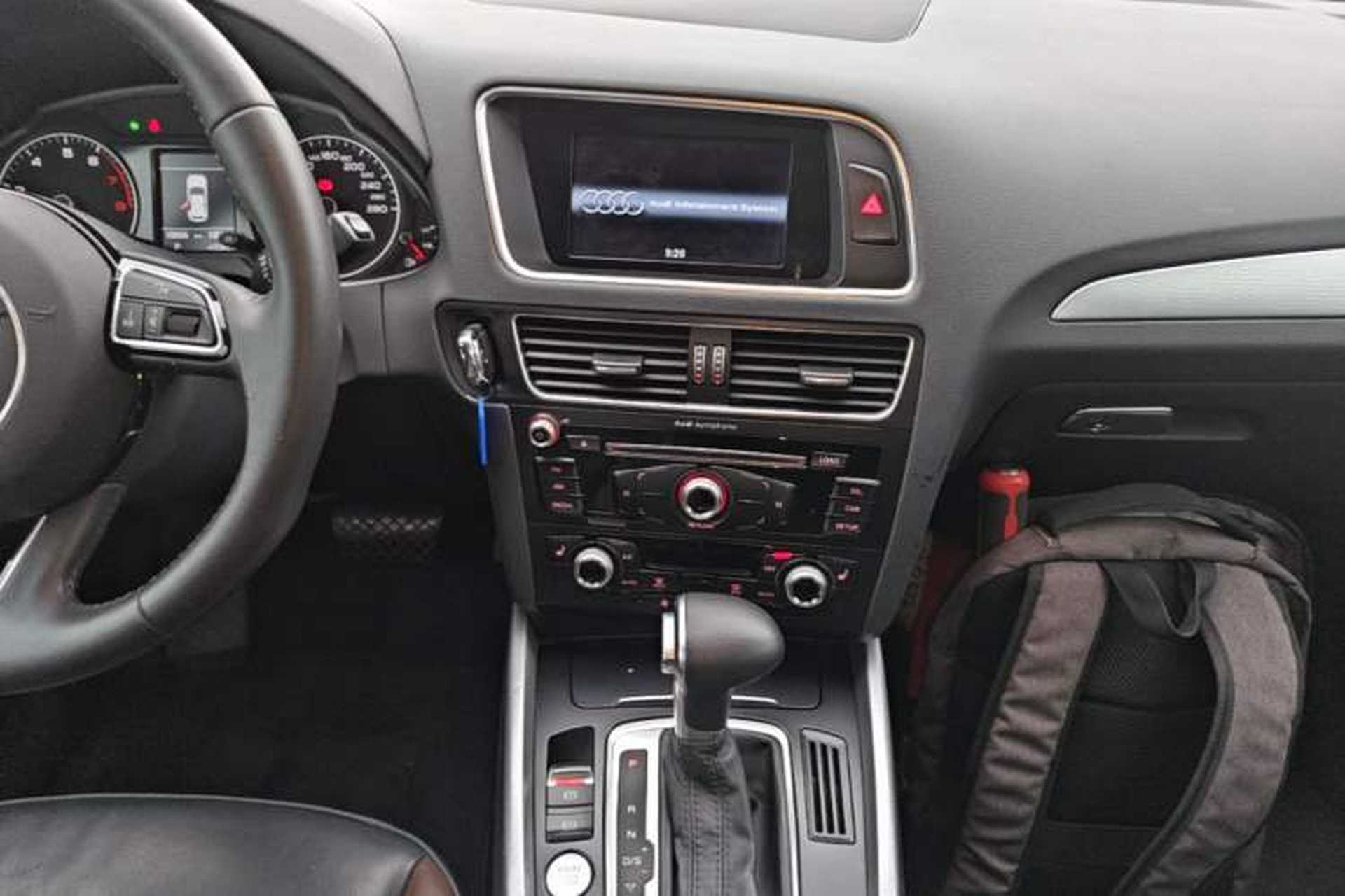 Used Audi Q5 2017 Plus 40 TFSI Technology Model Audio And AC Panel