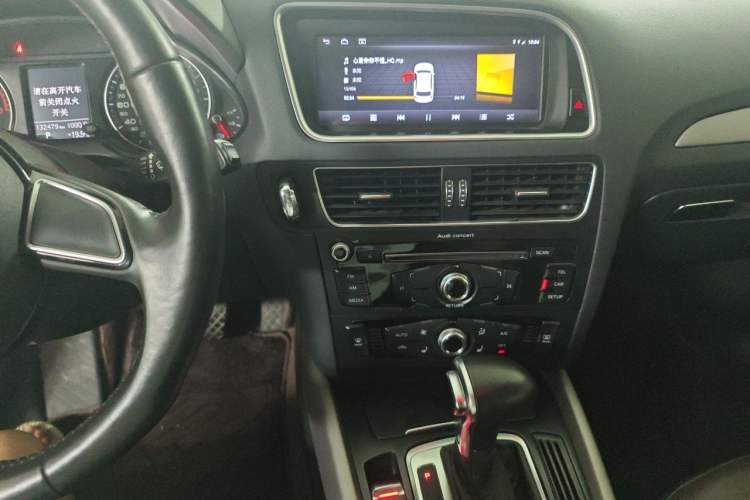 Used Audi Q5 2017 Plus 40 TFSI Ambition Model Audio And AC Panel