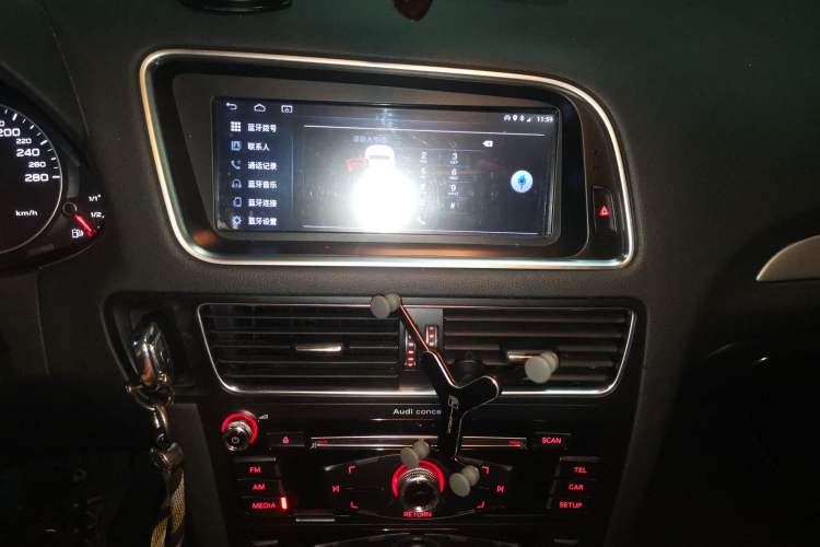 Used Audi Q5 2017 Plus 40 TFSI Ambition Model Audio And AC Panel