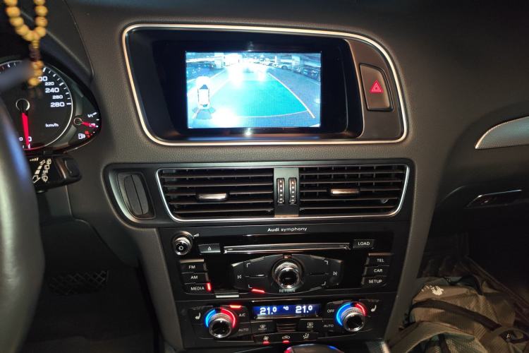 Used Audi Q5 2017 Plus 40 TFSI Technology Model Audio And AC Panel
