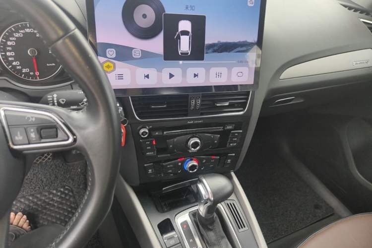 Used Audi Q5 2017 Plus 40 TFSI Ambition Model Audio And AC Panel
