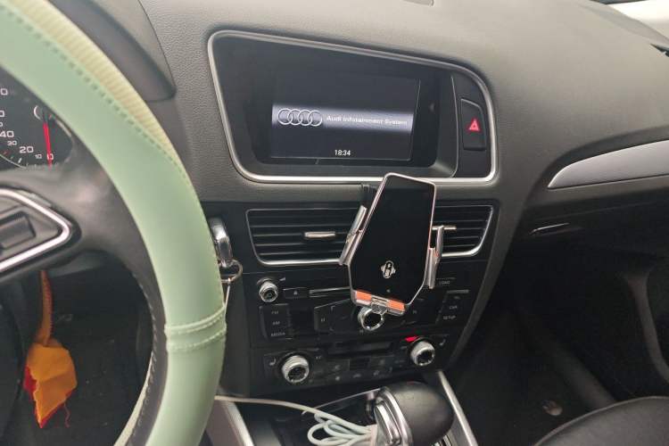 Used Audi Q5 2017 Plus 40 TFSI Technology Model Audio And AC Panel