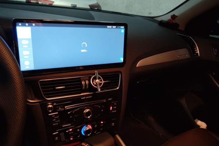 Used Audi Q5 2017 Plus 40 TFSI Ambition Model Audio And AC Panel