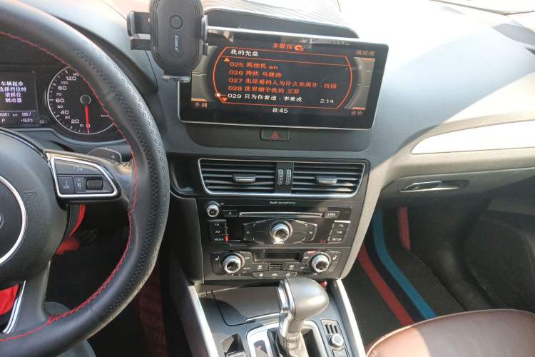 Used Audi Q5 2017 40 TFSI Technology Edition Audio And AC Panel