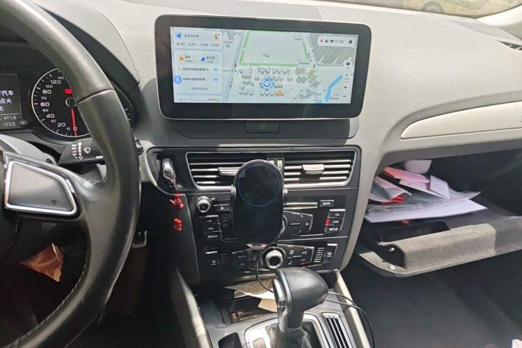 Used Audi Q5 2017 Plus 40 TFSI Ambition Model Audio And AC Panel