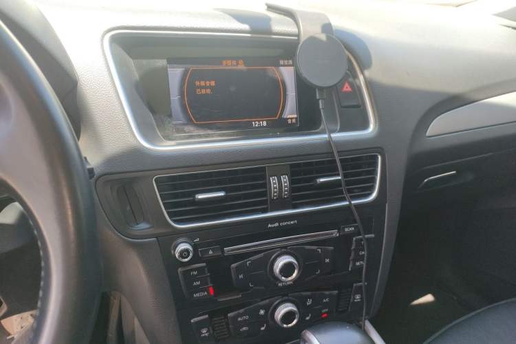 Used Audi Q5 2017 40 TFSI Ambition Edition Audio And AC Panel