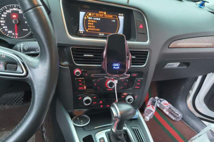 Used Audi Q5 2017 Plus 40 TFSI Technology Model Audio And AC Panel