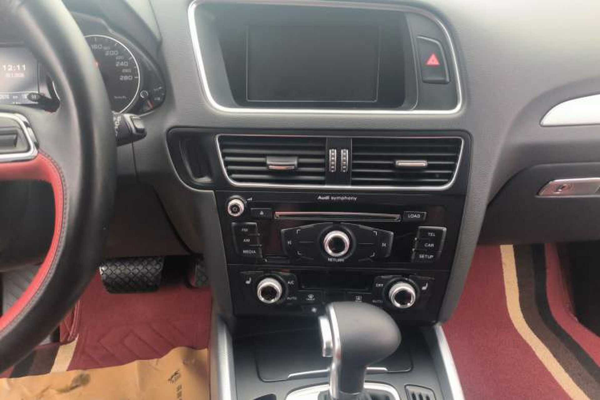 Used Audi Q5 2017 Plus 40 TFSI Technology Model Audio And AC Panel