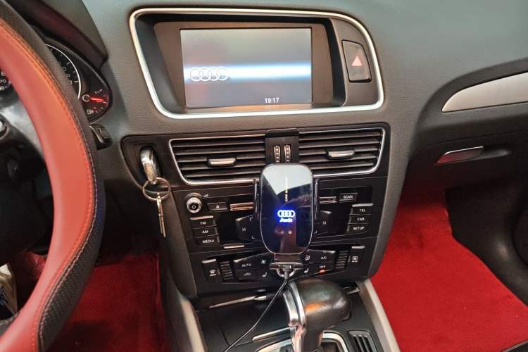 Used Audi Q5 2017 Plus 40 TFSI Ambition Model Audio And AC Panel