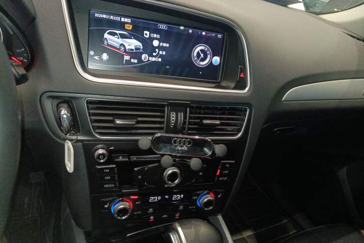 Used Audi Q5 2017 Plus 40 TFSI Technology Model Audio And AC Panel