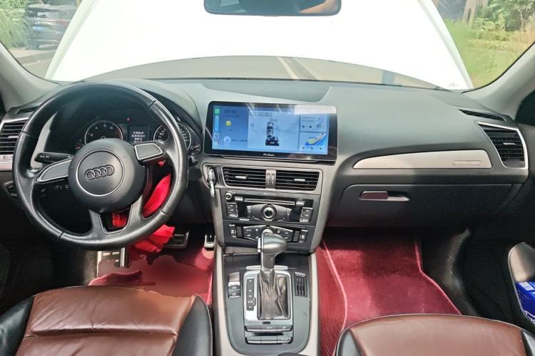 Used Audi Q5 2017 40 TFSI Ambition Edition Center Console