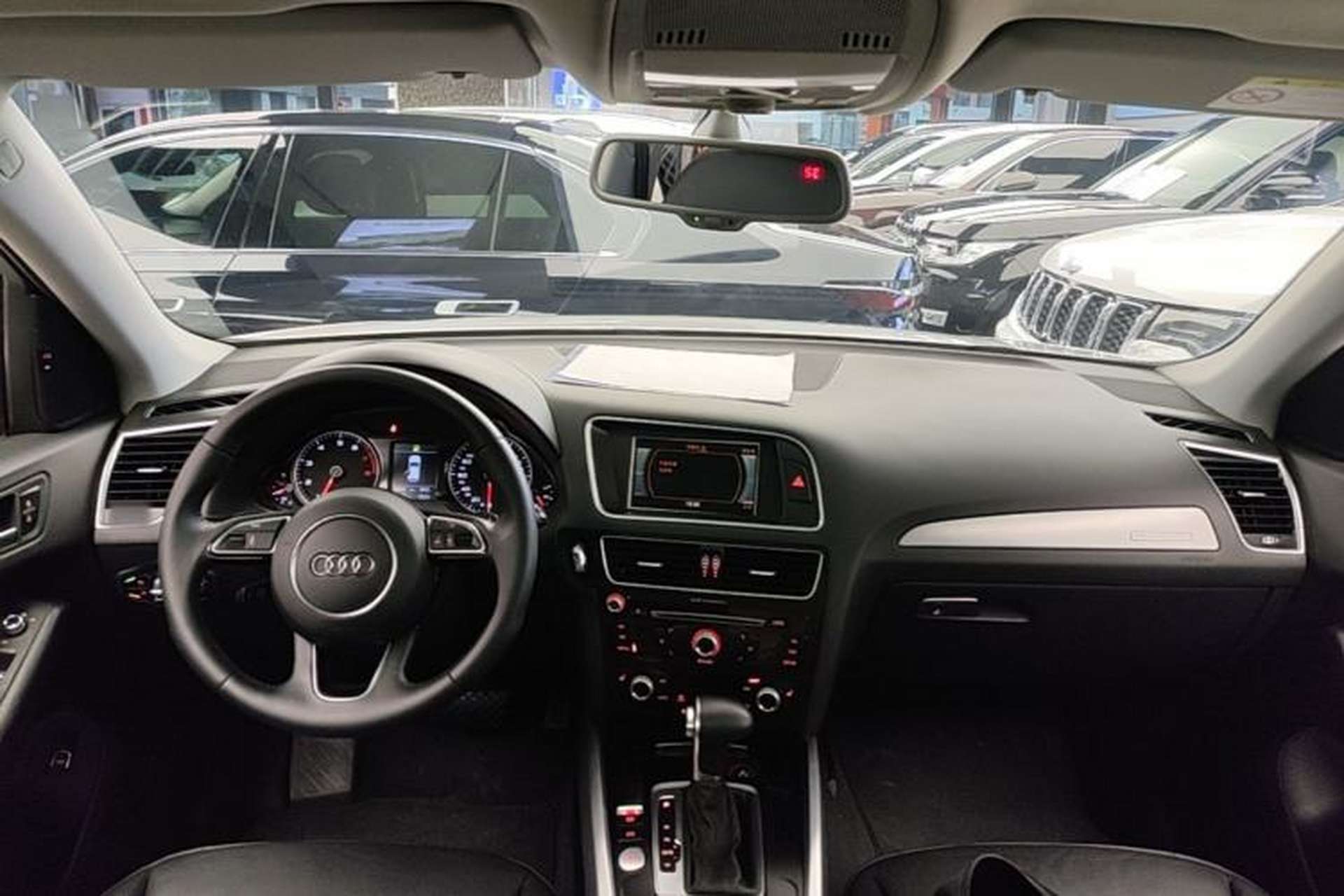 Used Audi Q5 2017 40 TFSI Technology Edition Center Console
