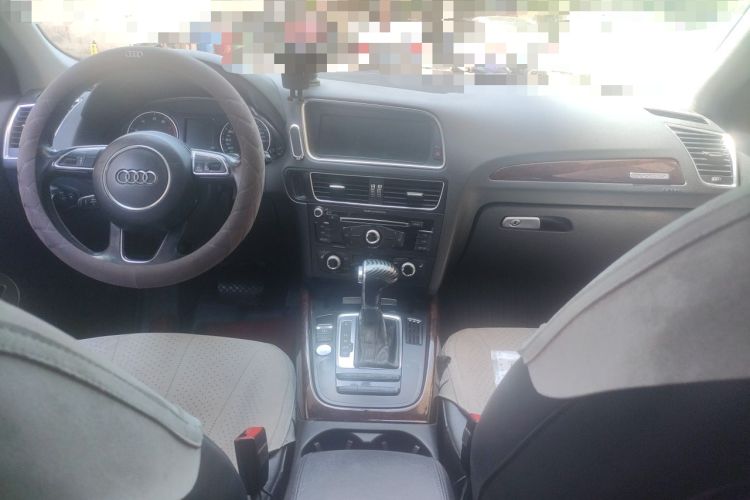 Used Audi Q5 2017 40 TFSI Technology Edition Center Console