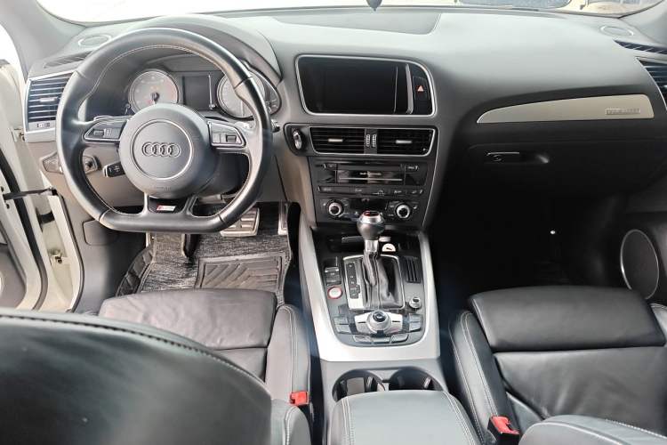 Used Audi Q5 2017 SQ5 3.0 TFSI quattro Center Console