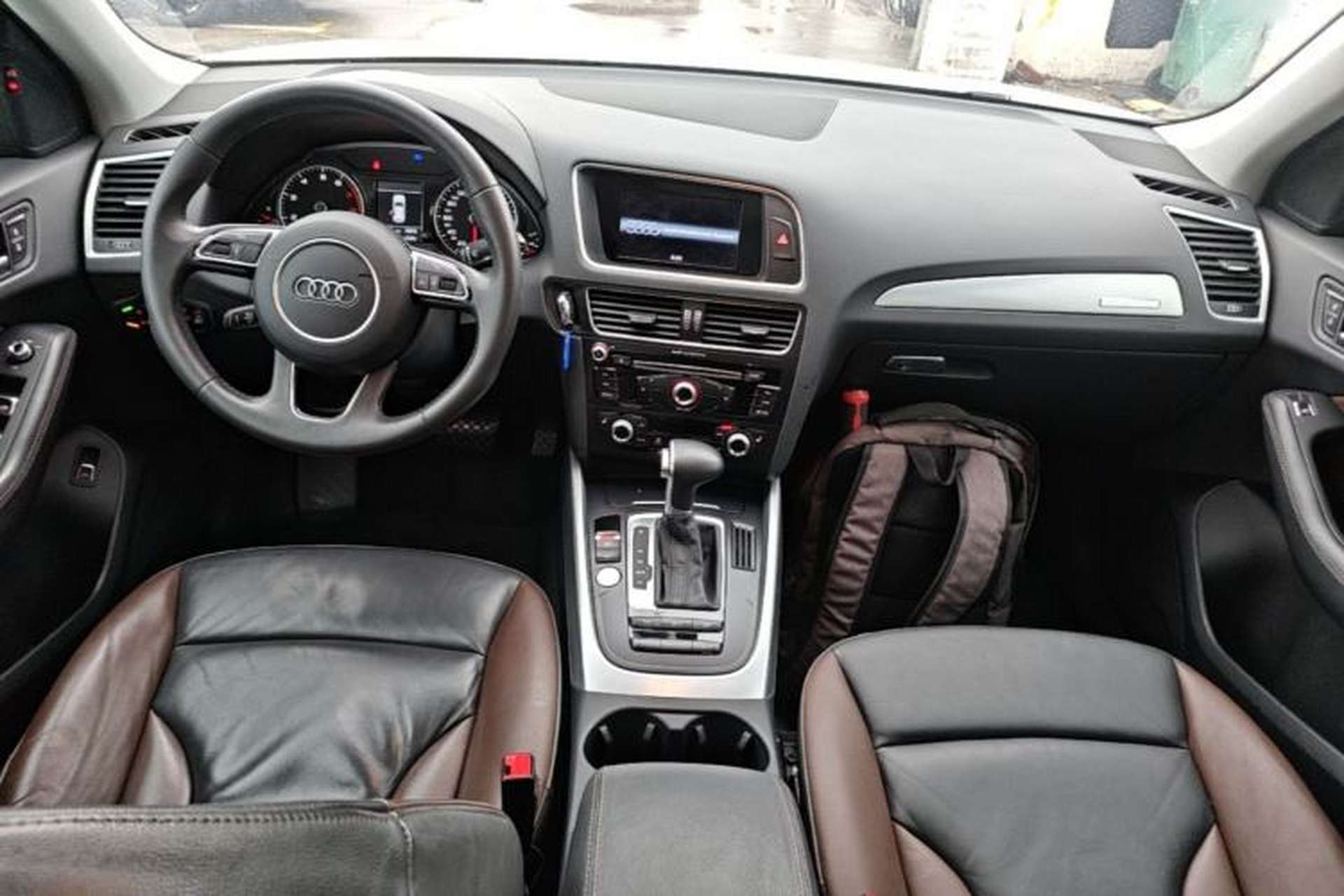 Used Audi Q5 2017 Plus 40 TFSI Technology Model Center Console