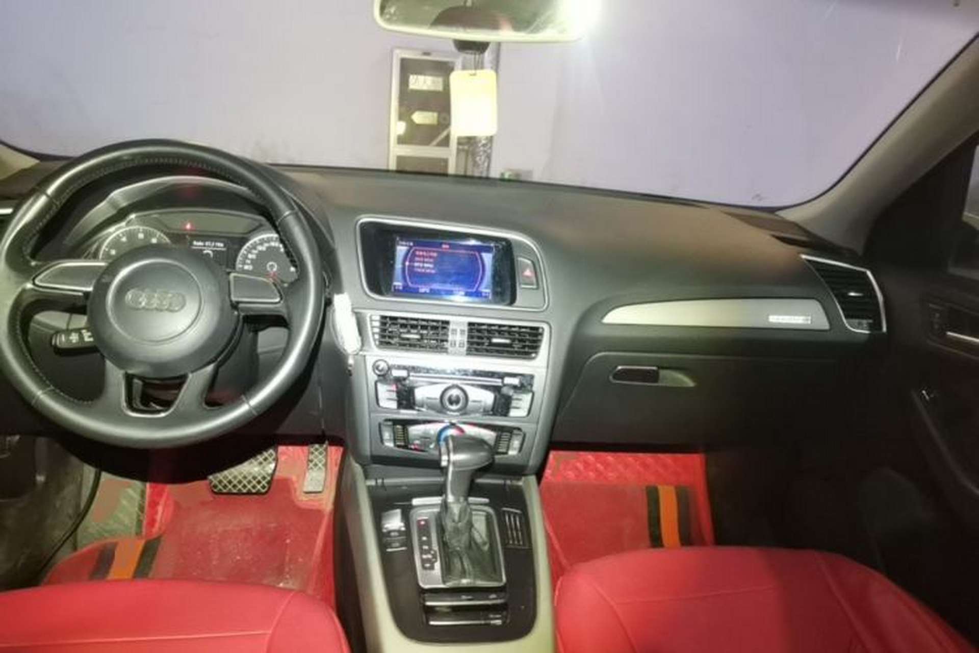 Used Audi Q5 2017 40 TFSI Ambition Edition Center Console